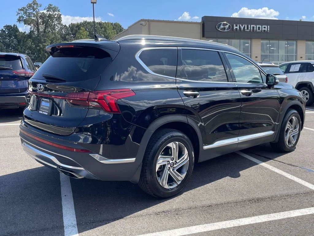 Used 2022 Black Hyundai SEL image 3