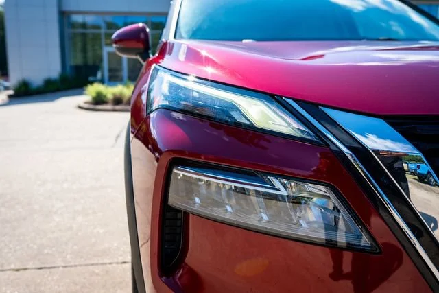 Used 2023 Scarlet Ember Tintcoat Nissan SV image 20