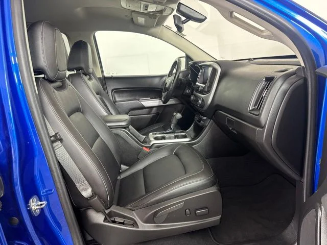 Used 2019 Blue Chevrolet LT image 4