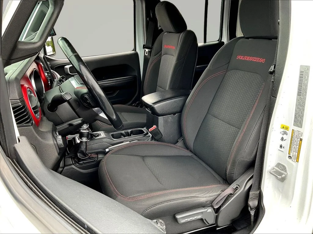 Certified Used 2019 White Jeep Unlimited Rubicon image 21
