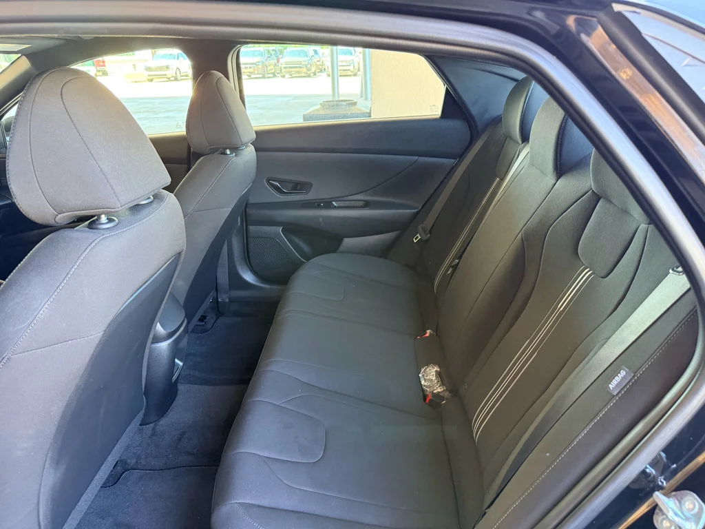 Used 2025 Abyss Black Hyundai SEL Sport image 22