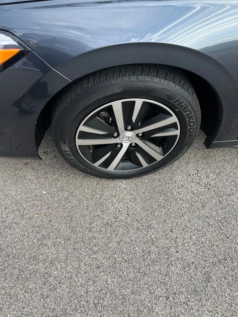 Used 2022 Meteorite Gray Metallic Honda LX image 17