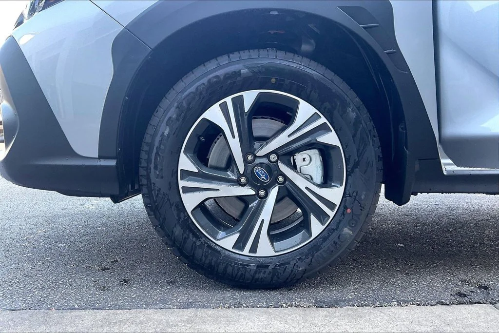 New 2027 ICE SILVER METALLIC Subaru Premium image 15
