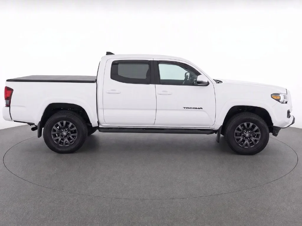 Used 2021 White Toyota SR5 image 8