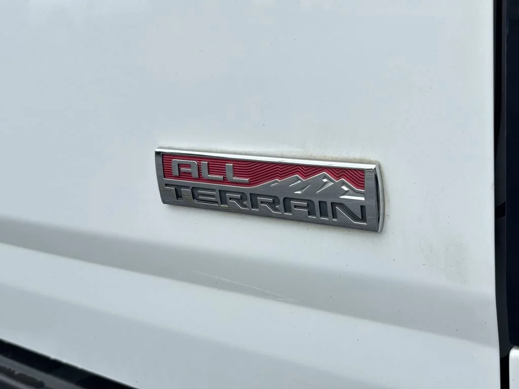Used 2018 SUMMIT WHITE GMC 4WD All Terrain w/Cloth image 10