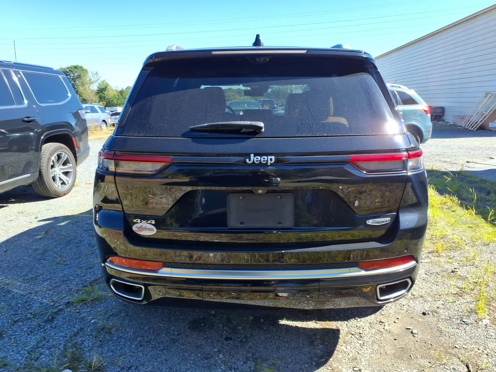 Used 2023  JEEP Summit Reserve image 14