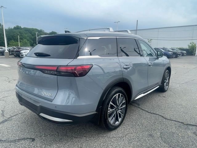 Certified Used 2026 Gray INFINITI LUXE image 3