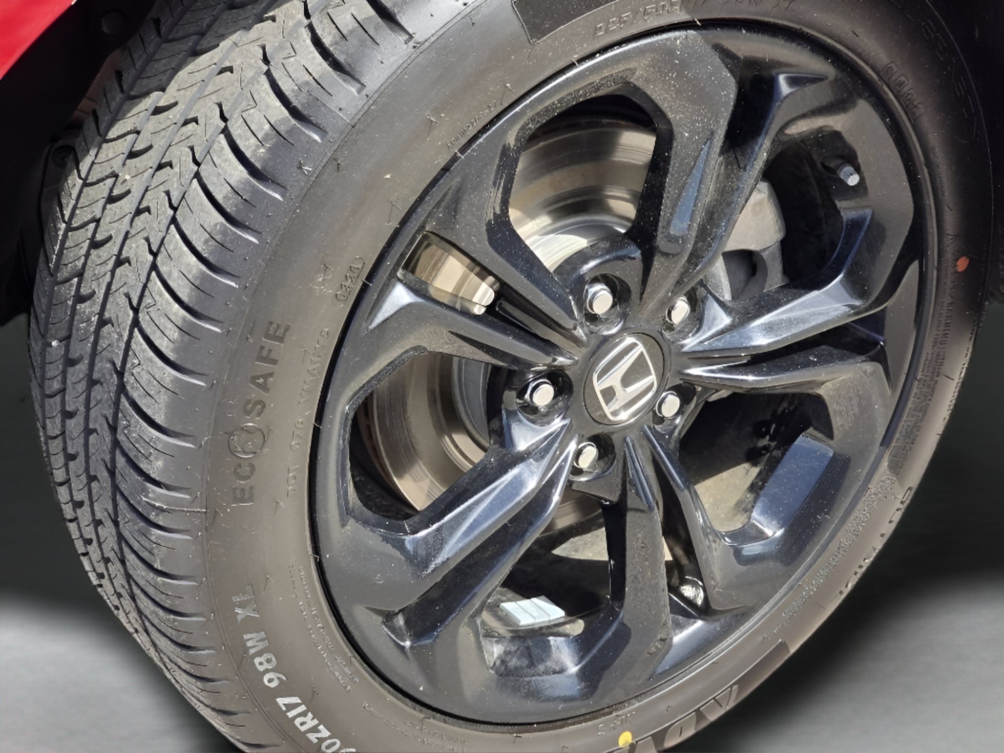 Used 2025 Radiant Red Metallic Honda SE image 26
