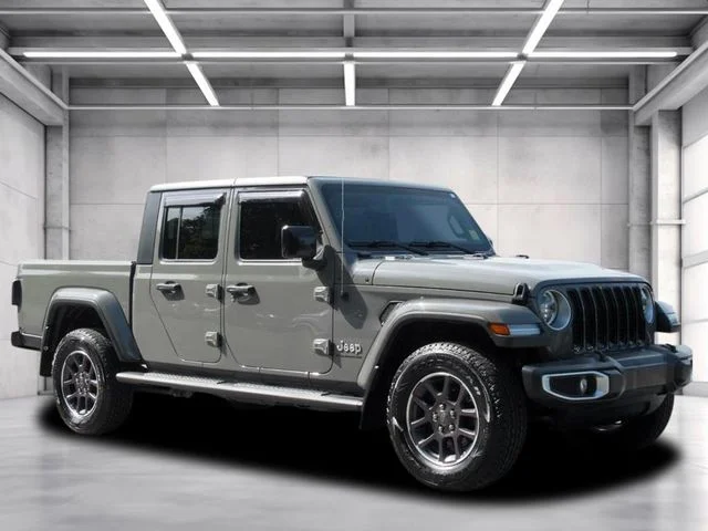 2023 Jeep Gladiator Overland's photo