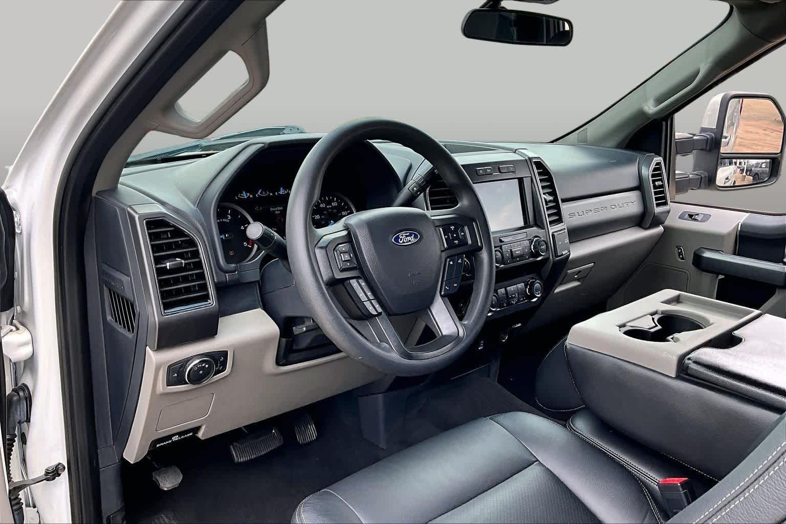 Used 2022 Oxford White Ford XLT image 17