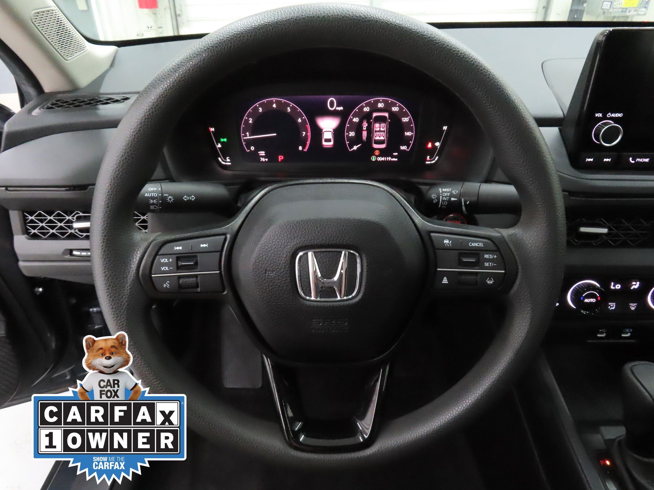 Used 2025  Honda SE image 15