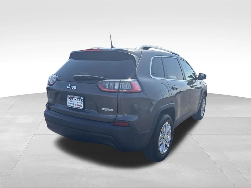 Used 2019 Gray Jeep Latitude Plus image 3