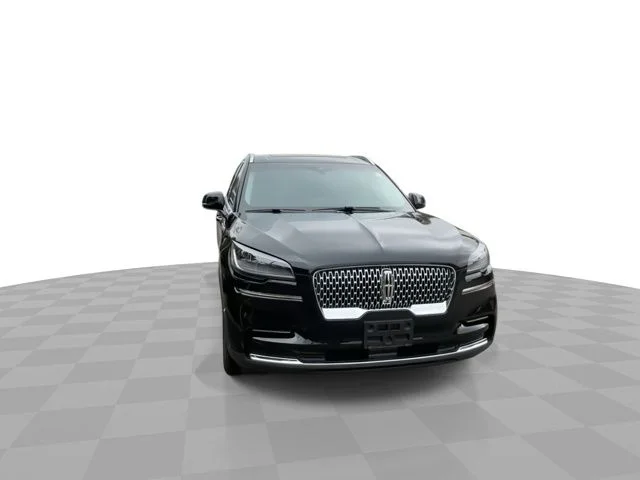 Used 2023 Black Lincoln Reserve image 4