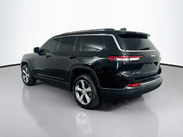 Used 2021 Diamond Black Jeep Limited image 7