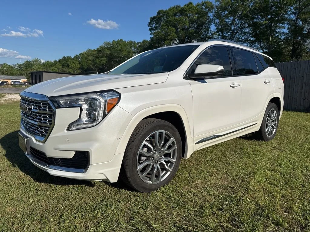 2024 GMC Terrain Denali AWD's photo