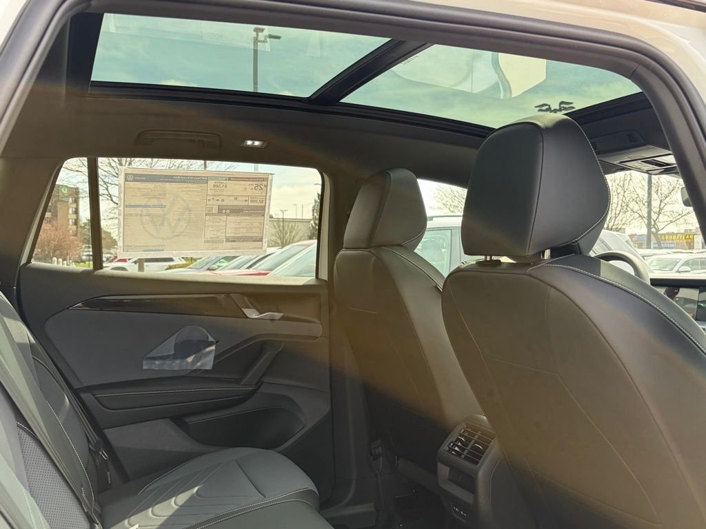 New 2026 Opal White W/Deep Black Roof Volkswagen 2.0T SE R-Line Black image 23