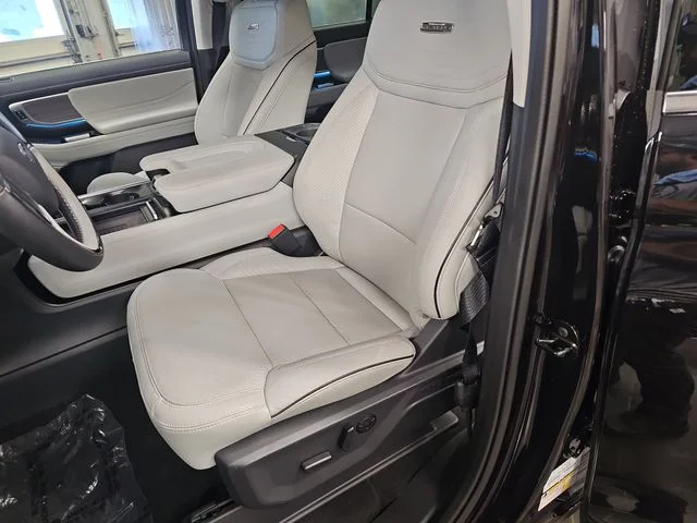 Used 2025 Black Ford Platinum image 15