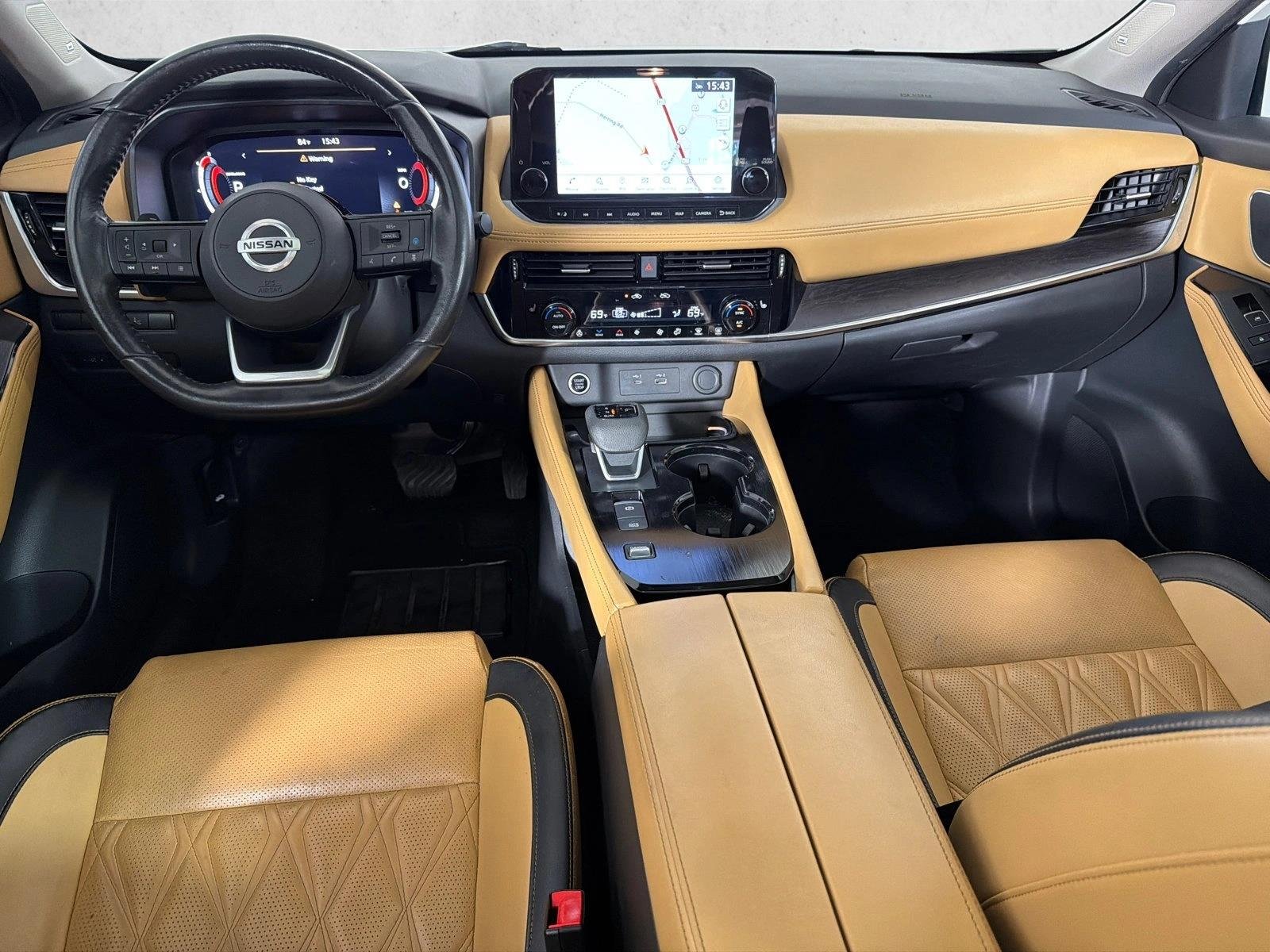 Used 2021 Pearl White Tricoat Nissan Platinum image 25