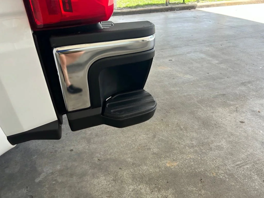 Used 2025 White Ford XL image 20