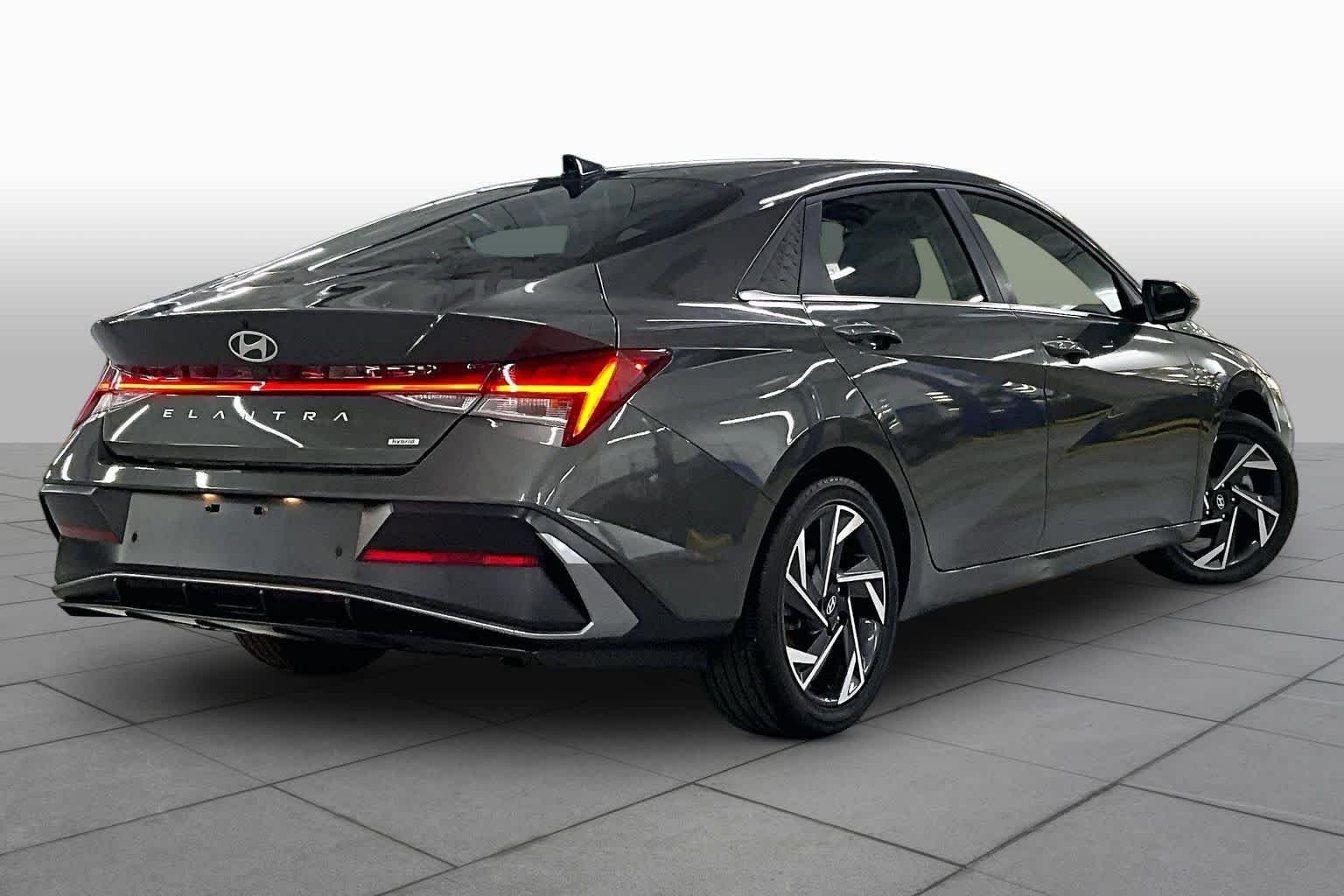 Used 2024 Amazon Gray Hyundai Limited image 13