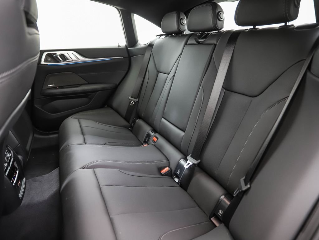 2025 BMW i4 40 - Photo 21