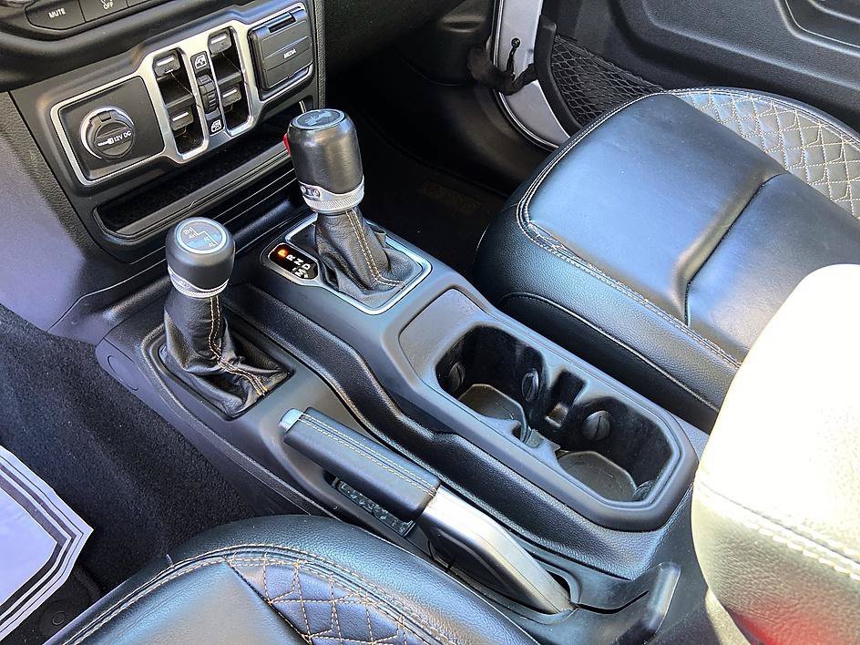 Used 2022 Silver Zynith Clearcoat Jeep Unlimited High Altitude image 15