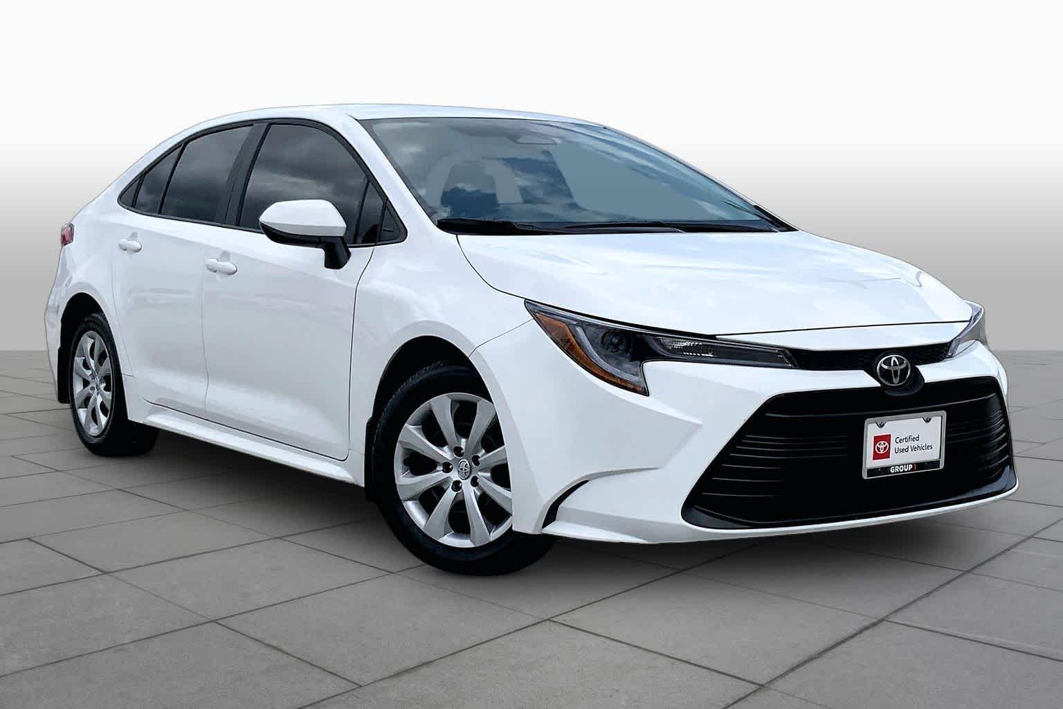 Used 2026 Ice Cap Toyota LE image 3