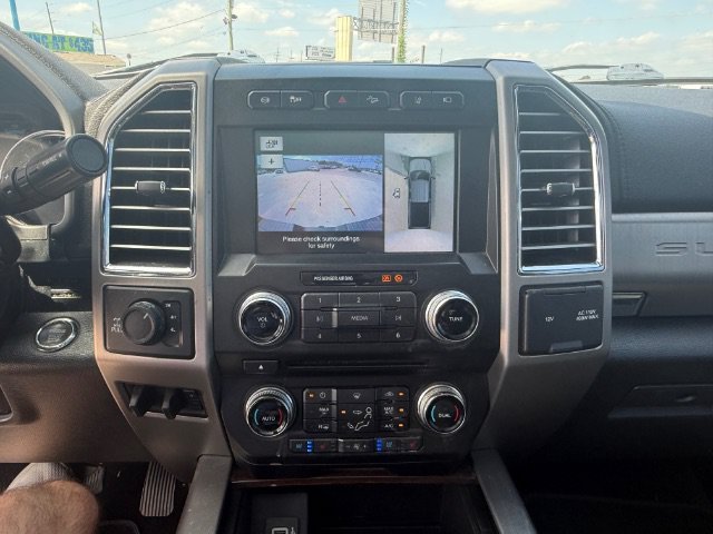 Used 2017 Silver Ford Platinum image 19