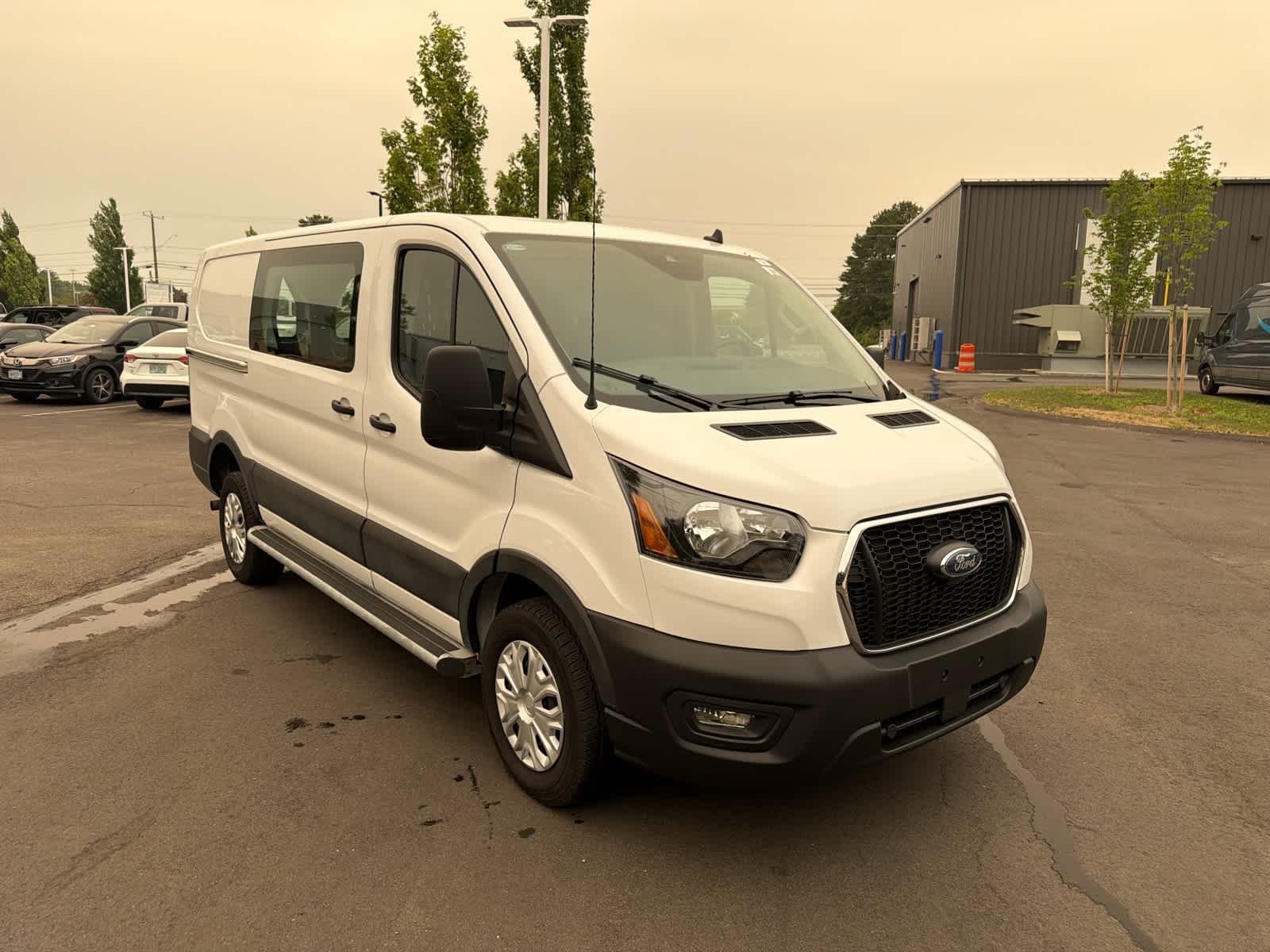 Used 2025 Oxford White Clearcoat Ford  image 3