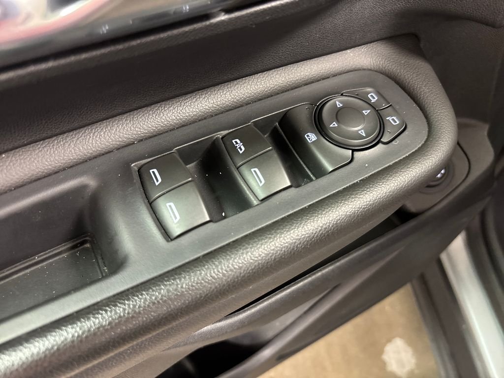 Used 2023 Silver GMC SLE image 23
