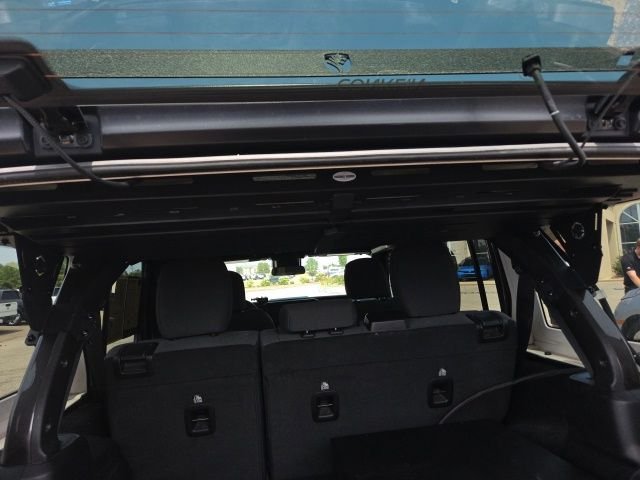 Used 2025 Crystal Metallic Jeep Willys 4xe image 32