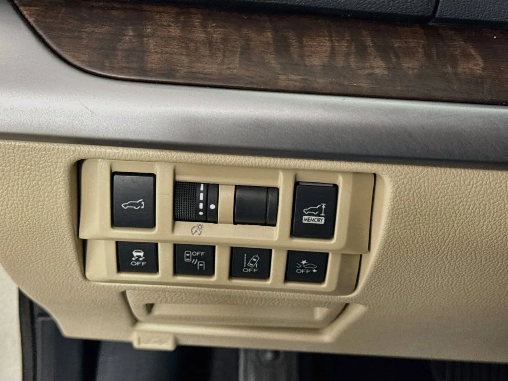 Used 2019 Tungsten Metallic Subaru 2.5i image 12