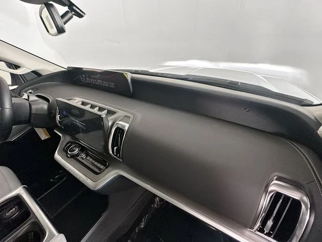 New 2027 Star White Metallic Tri-Coat Ford Platinum image 29