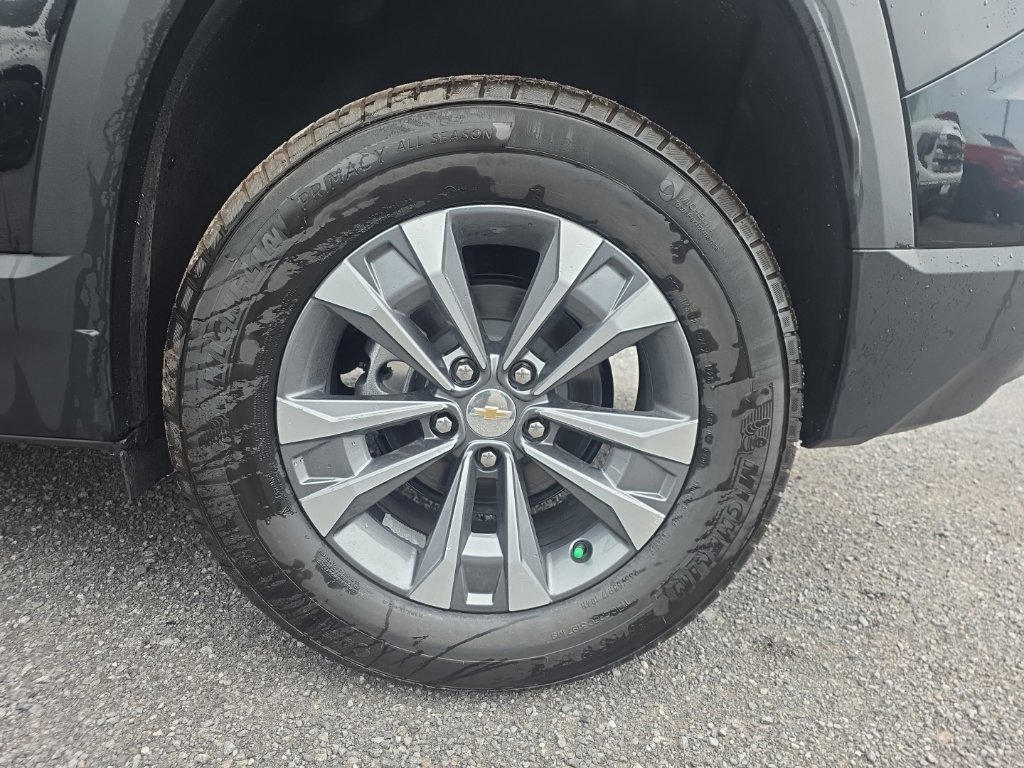 2027 Chevrolet Equinox LT - Photo 17