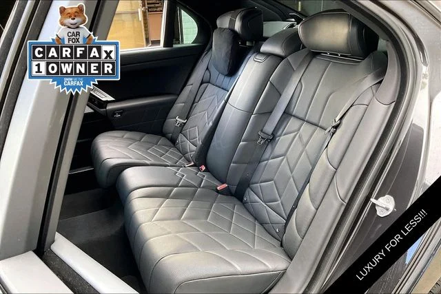 Used 2023 Gray BMW xDrive60 image 25