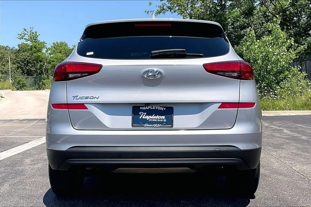 Used 2020 Silver Hyundai Value image 3
