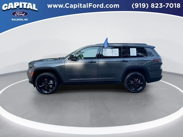 Used 2025 Gray Jeep Limited image 5