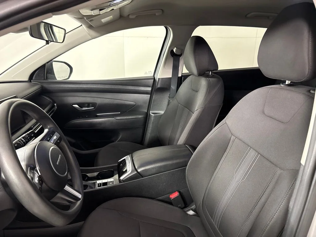 Used 2025 Silver Hyundai SEL image 32