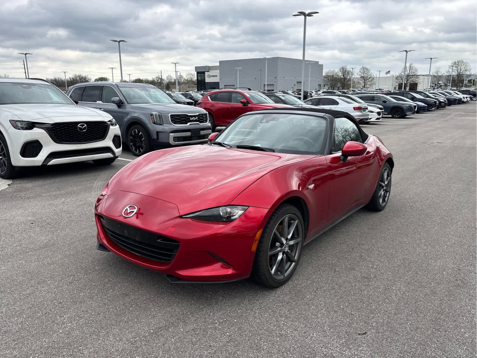 Used 2016 Mazda MX-5 Miata Grand Touring with VIN JM1NDAD72G0107505 for sale in Kansas City