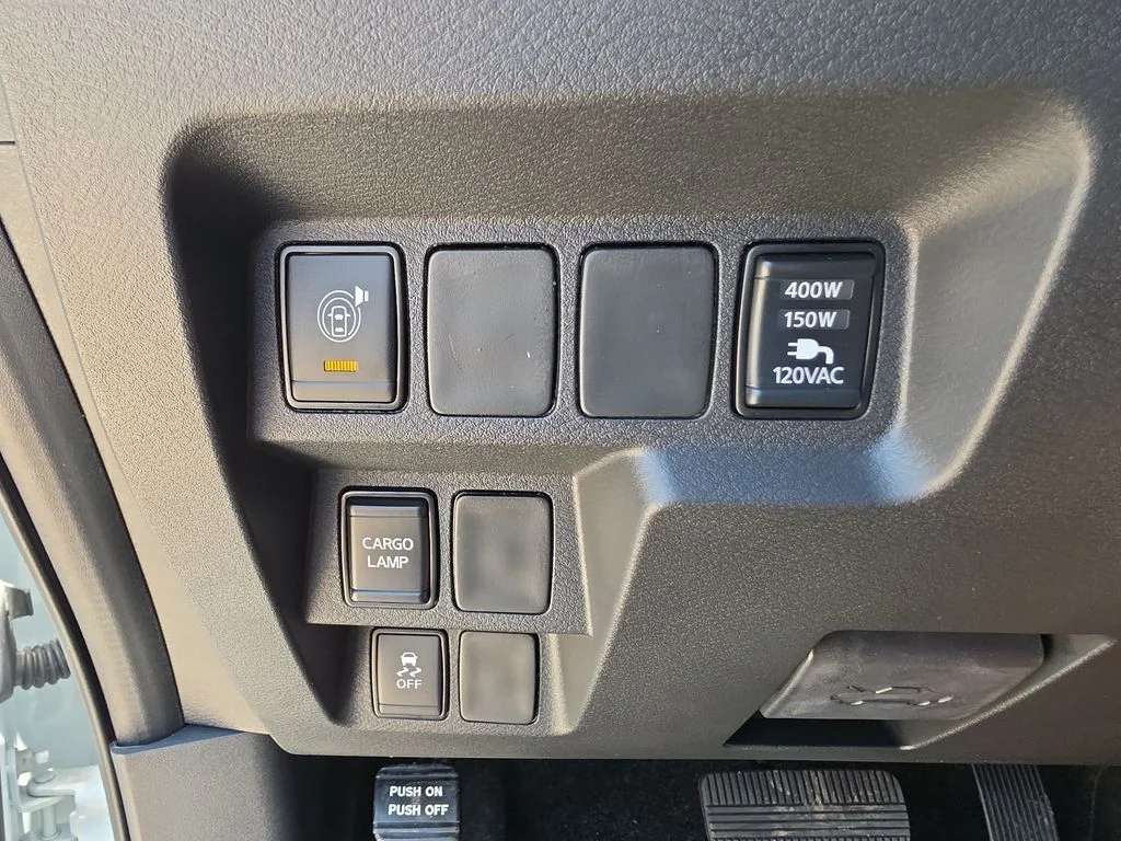 New 2026 Glacier White Nissan Crew Cab SV image 34