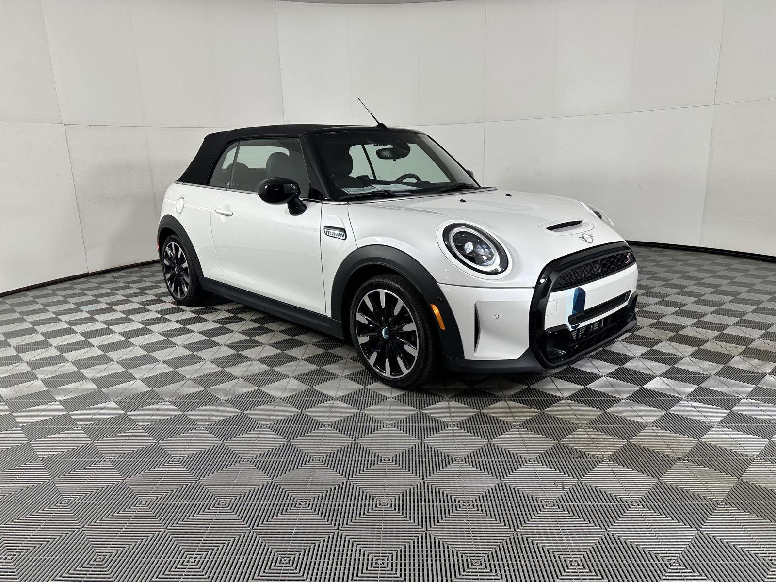 Used 2024 Nanuq White Metallic MINI Cooper S image 9