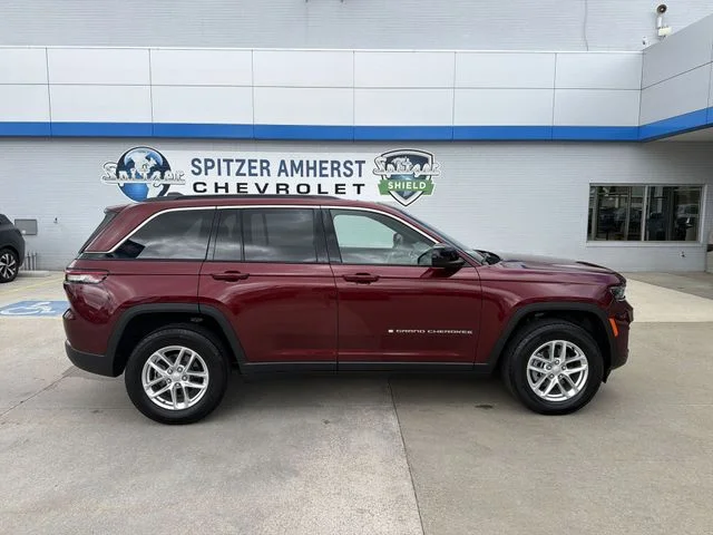 Used 2024 Red Jeep Laredo X image 11