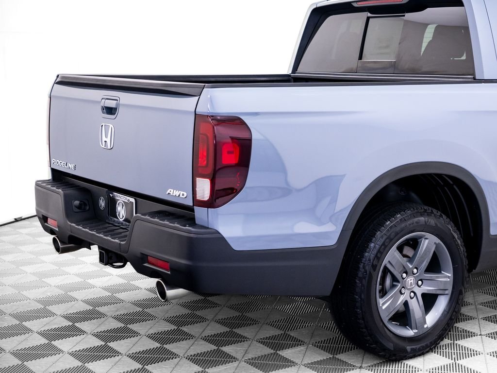 Certified Used 2023 Sonic Gray Pearl Honda AWD RTL image 38