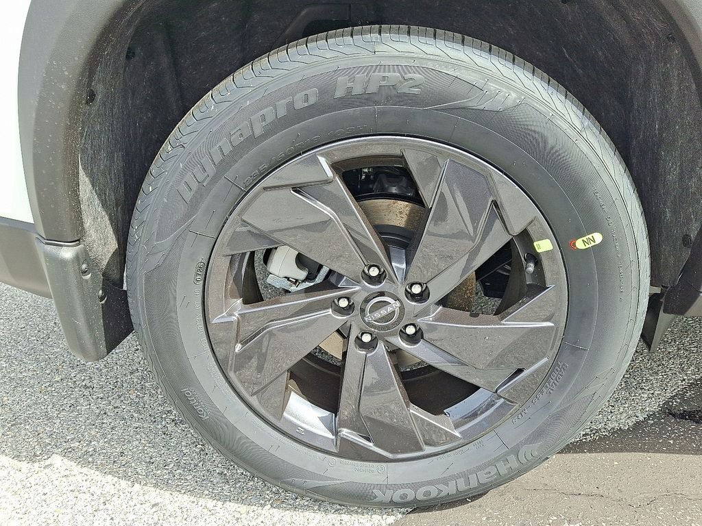 New 2026 Everest White Pearl TriCoat Nissan SV image 5