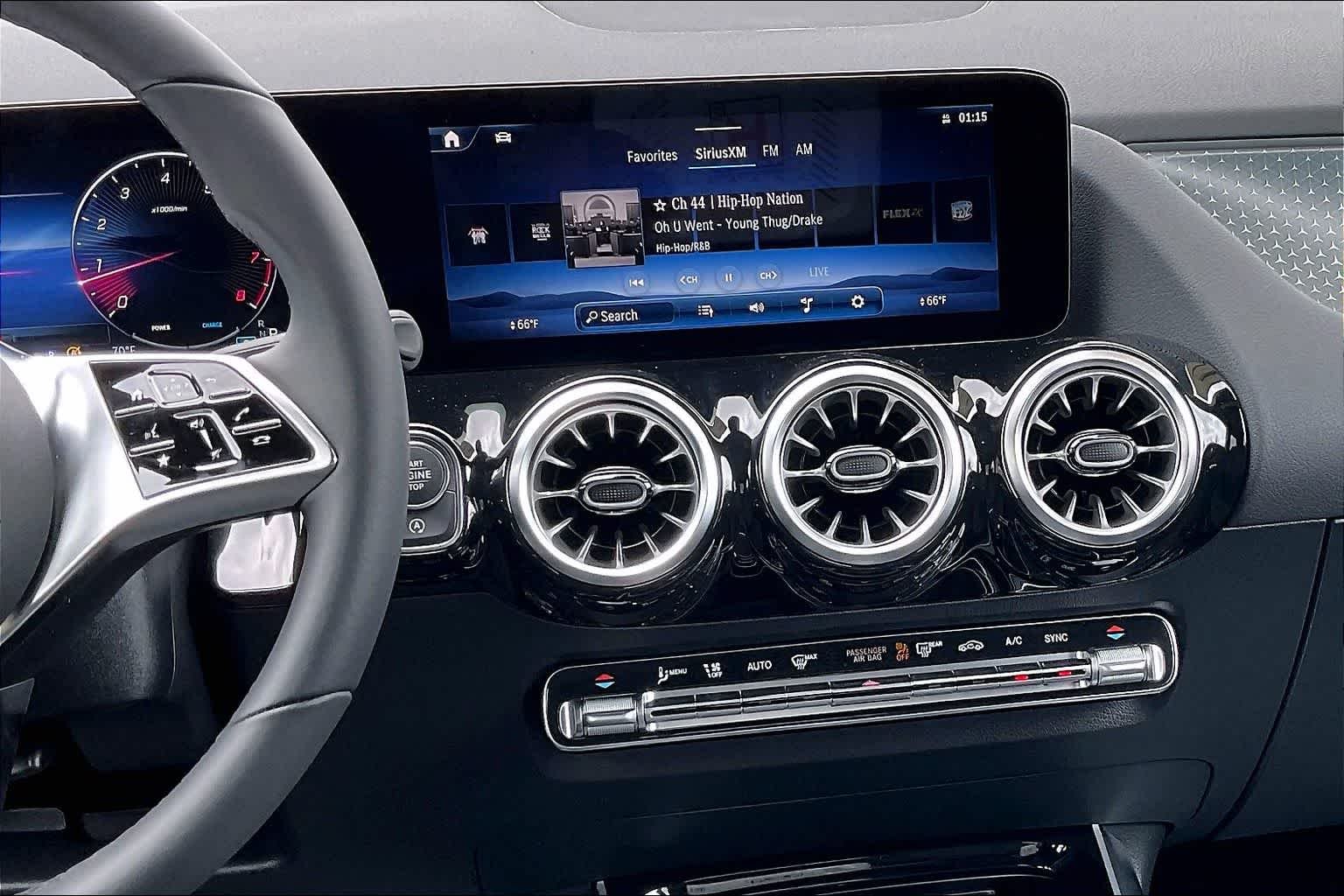 New 2026 Polar White Mercedes-Benz GLA 250 image 7
