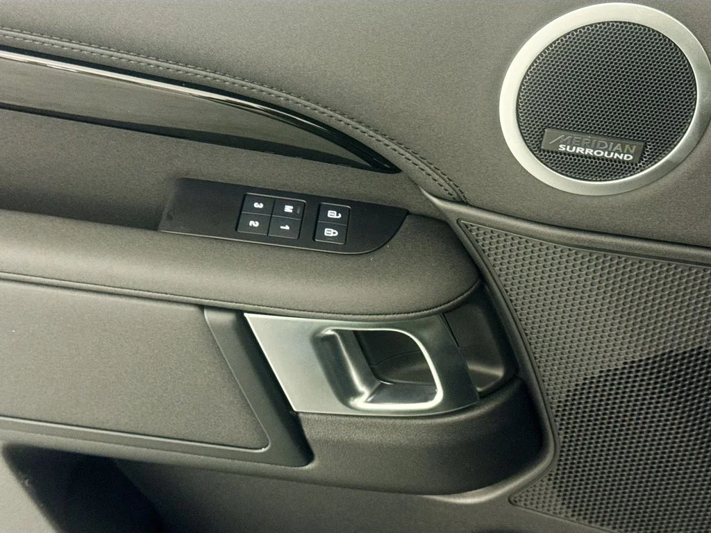New 2026 Eiger Grey Land Rover S image 16