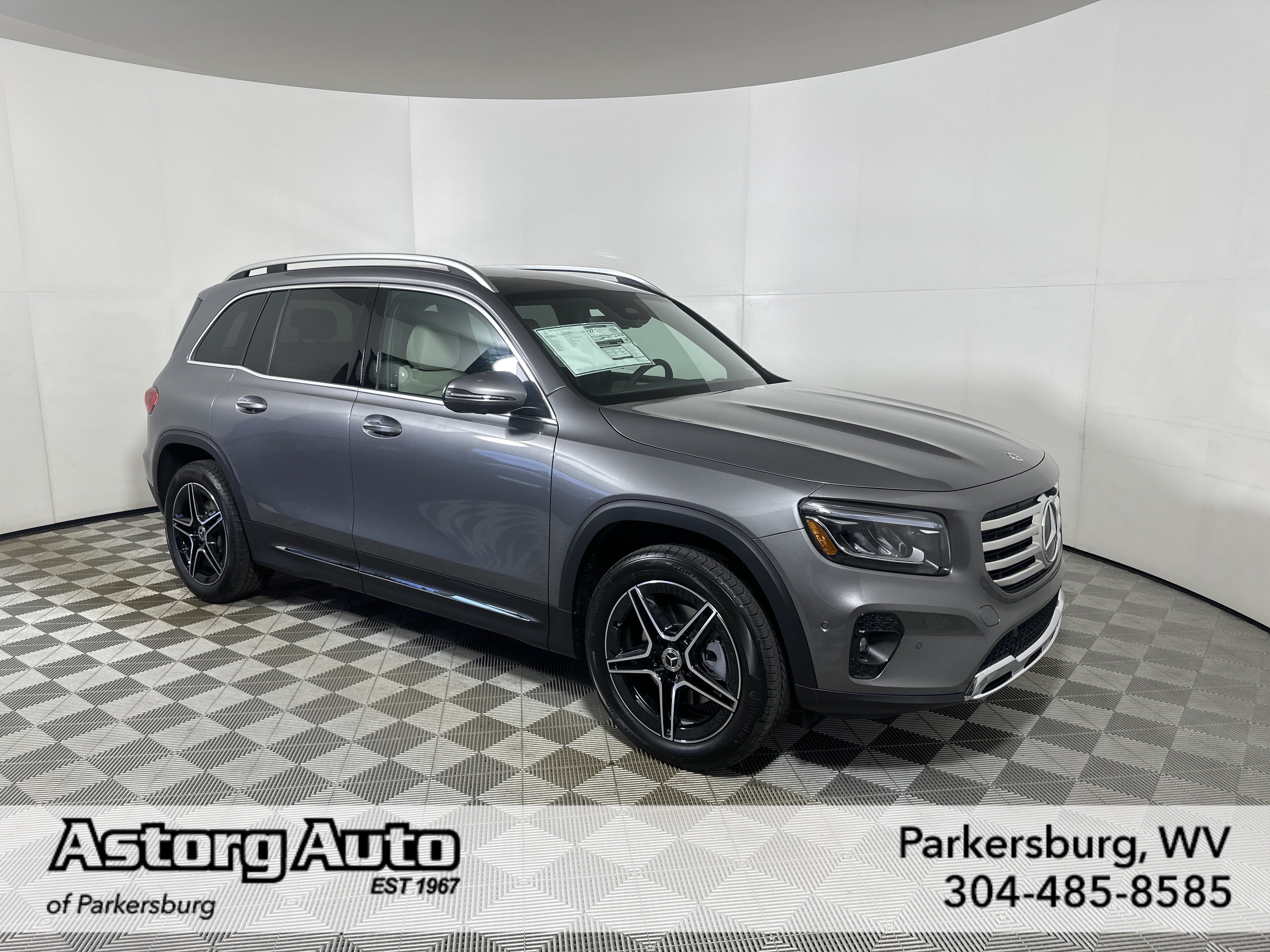 New 2026 Mountain Grey Metallic Mercedes-Benz GLB 250 image 1