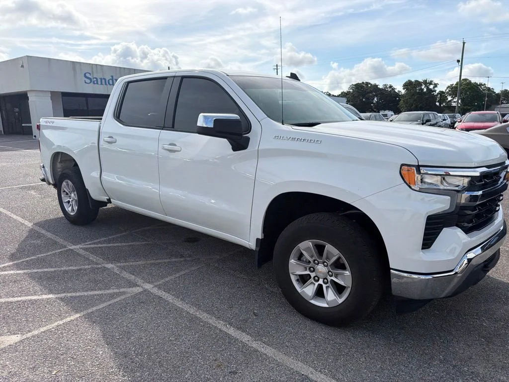 Used 2026 White Chevrolet LT image 5