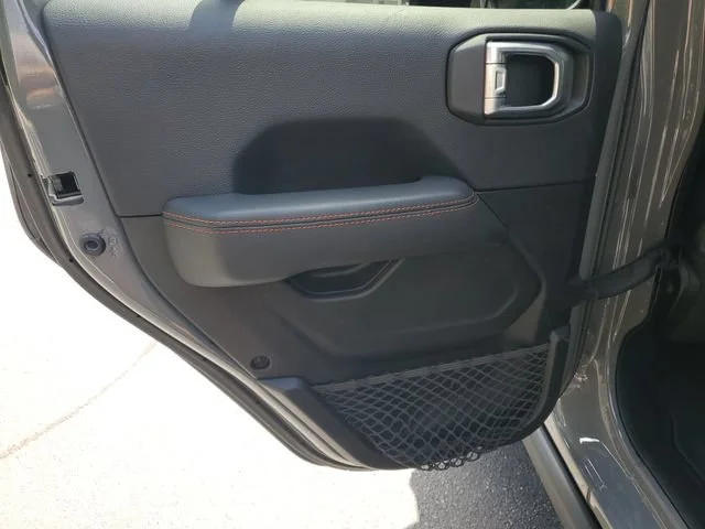 Used 2021 Sting-gray Clearcoat Jeep Mojave image 25