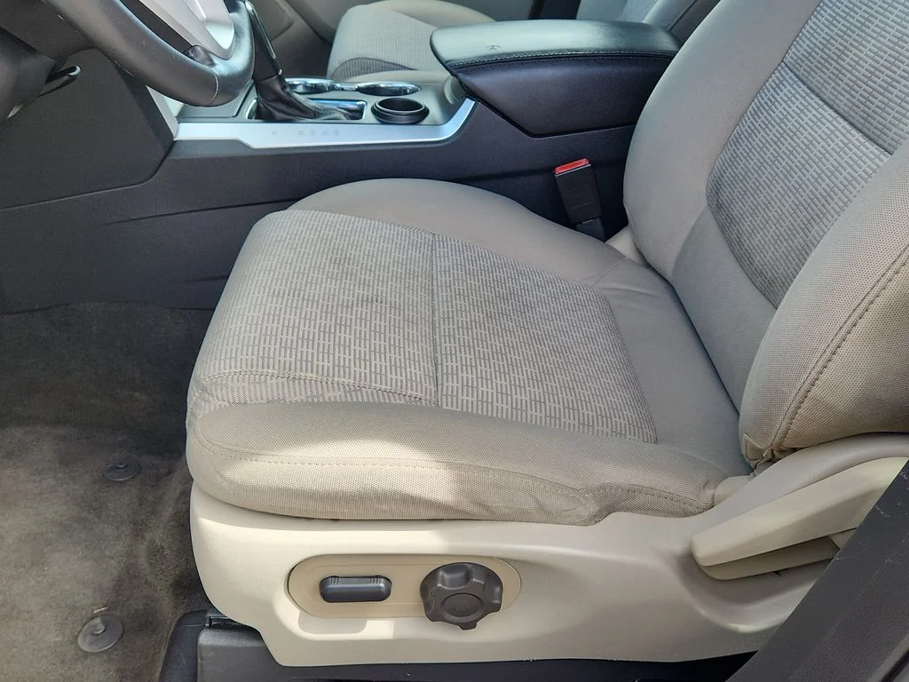 Used 2015 White Ford XLT image 9